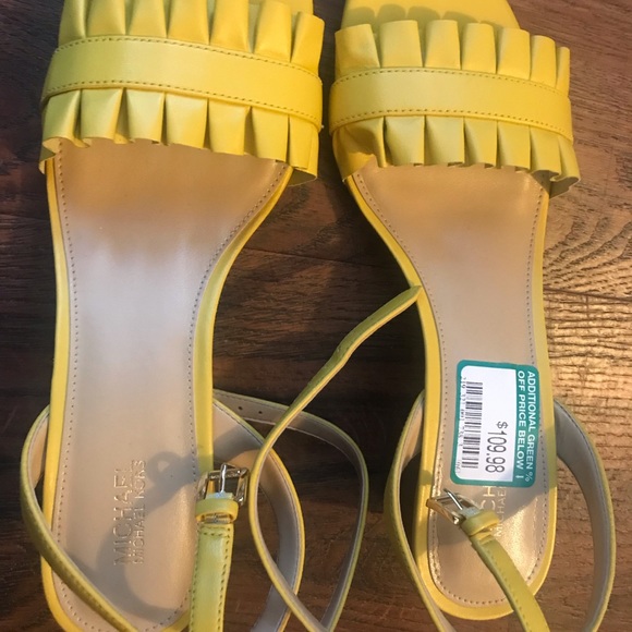 Sandals - Picture 3 of 7